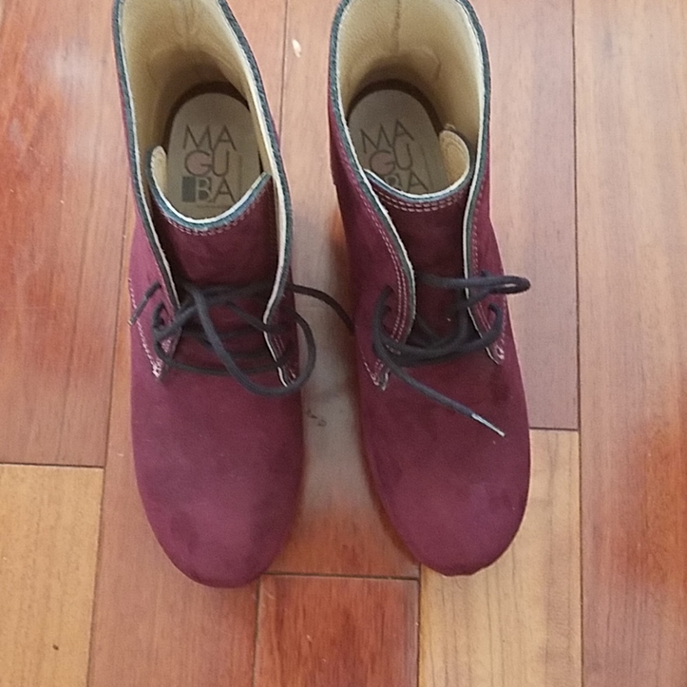 Maguba swedish lace up boots.
